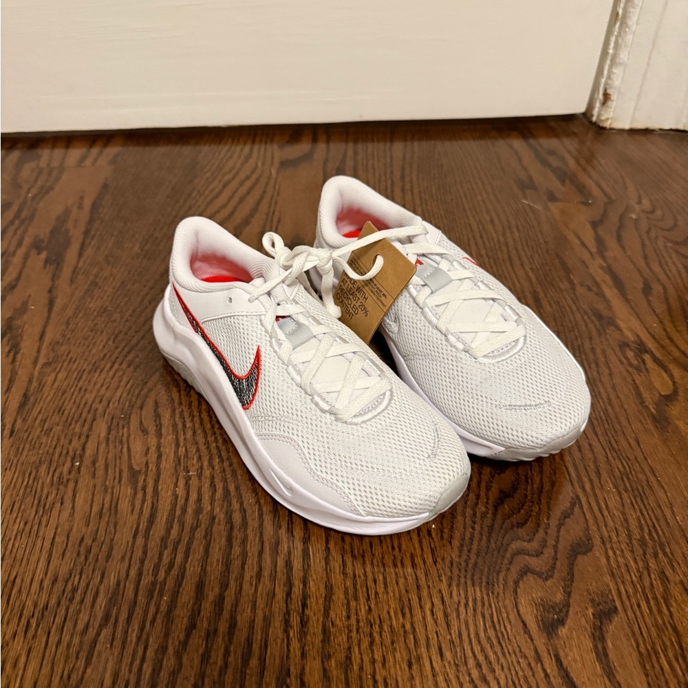 Nike Legend Essential 3